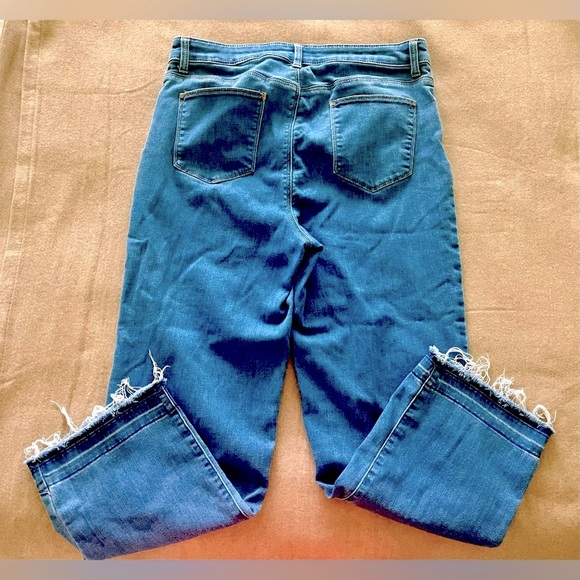 Chico’s Girlfriend Ankle Jeans - Picture 2 of 4